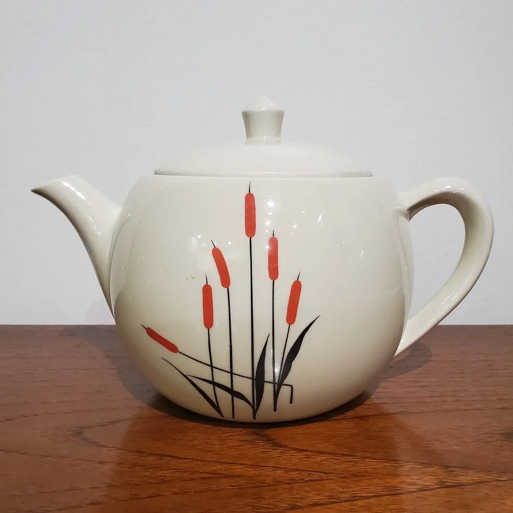 Vintage Porcelier Trademark Vitreous Hand Dec. China White Red Cat Tails‎ Teapot